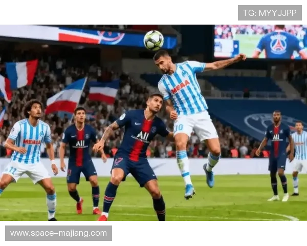 巴黎圣日耳曼对阵马赛国家德比，主裁判因歧视性口号短暂叫停比赛