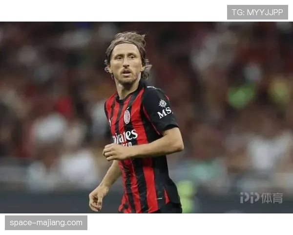 特写：39岁的莫德里奇在欧冠替补登场，依然完成全场最多的三次关键传球。